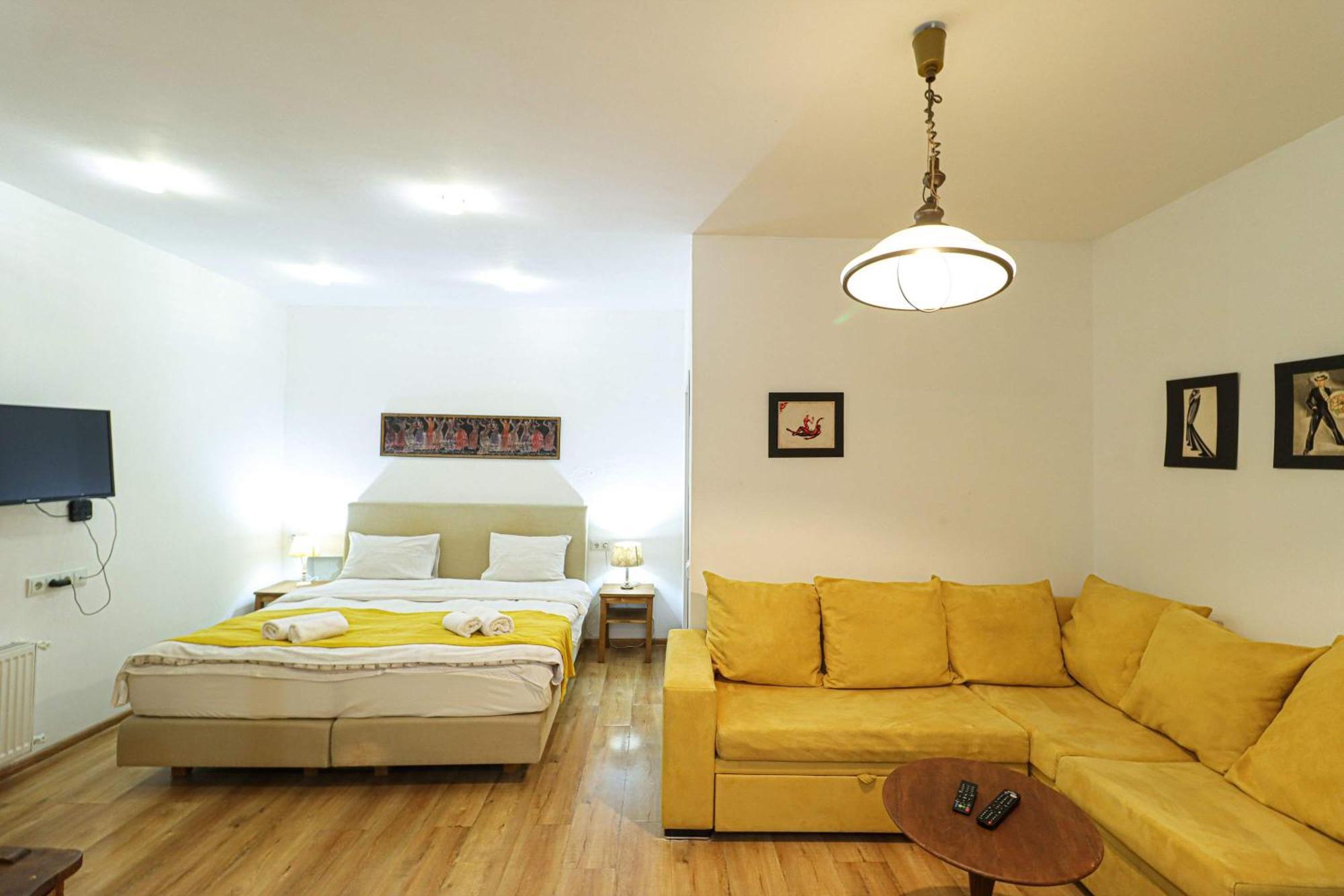 Wehost Heart Of Tbilisi Studio ภายนอก รูปภาพ