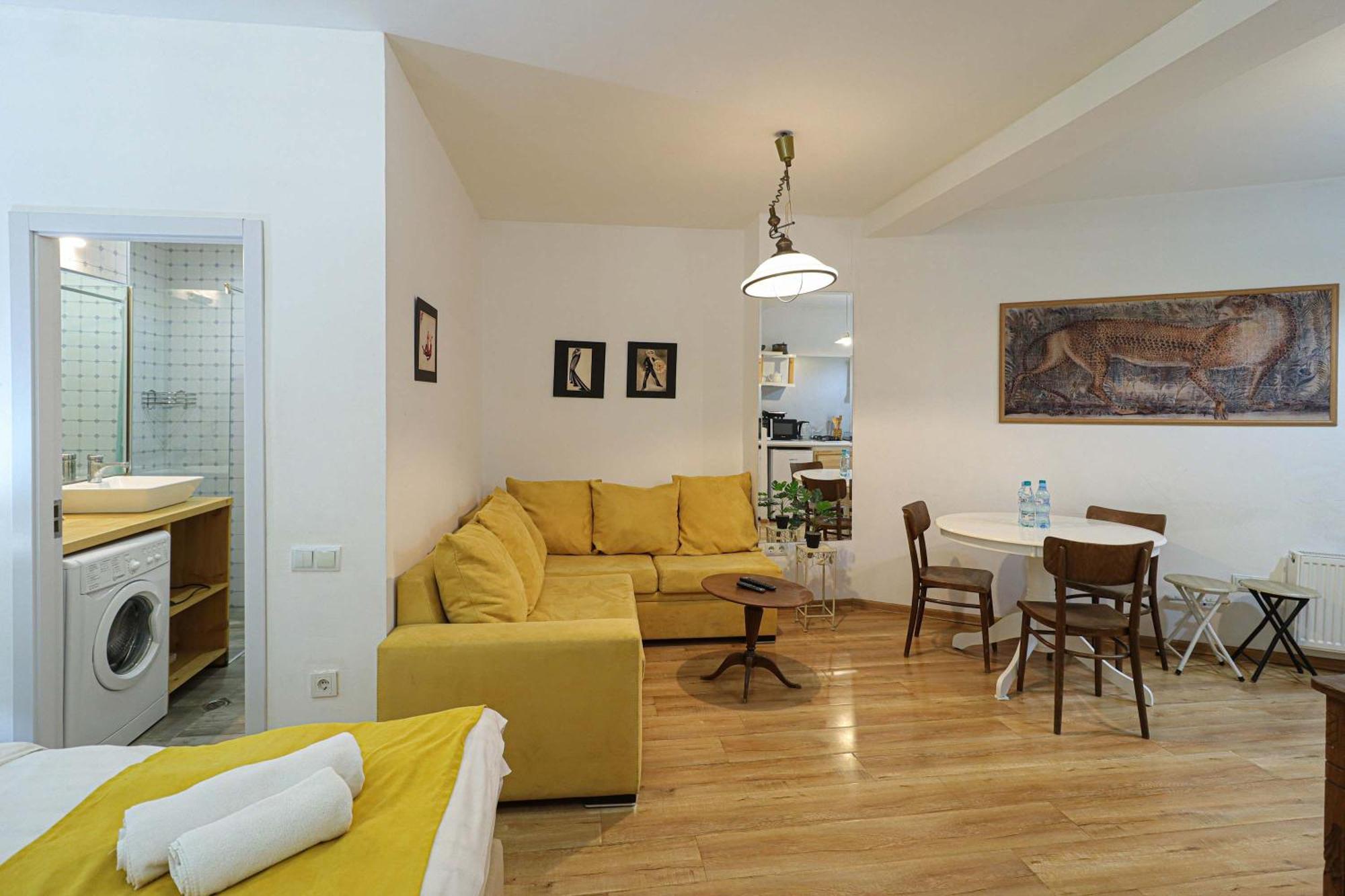 Wehost Heart Of Tbilisi Studio ภายนอก รูปภาพ